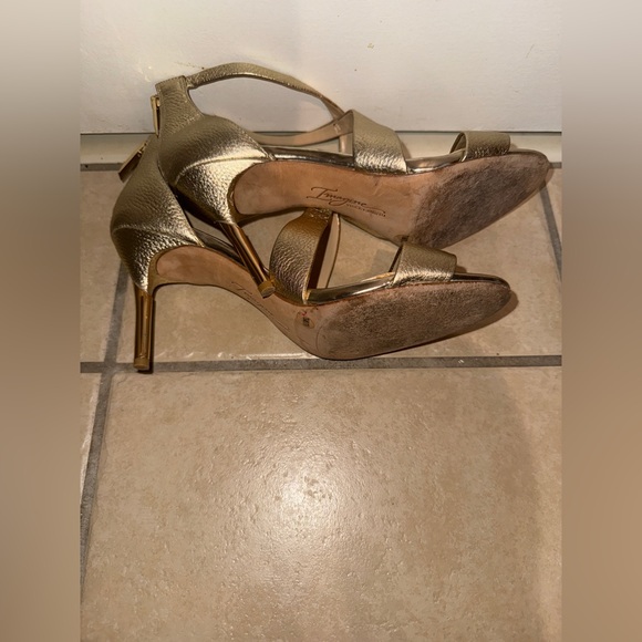 IMAGINE BY VINCE CAMUTO Gold Pascal 2 Strappy Sandal SIZE: 7.5 - Picture 6 of 7